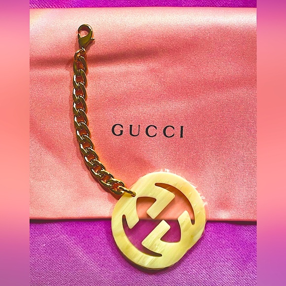 GUCCI NWT ACCESSORY INTERLOCKING GG WITH GOLD CHAIN & CLASPπππ// - Picture 3 of 10